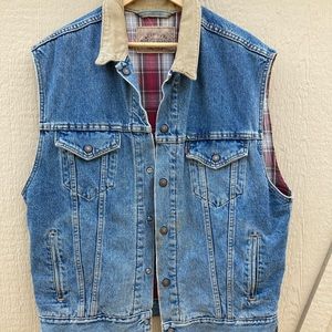Vintage XL Levi’s jean vest with corduroy collar and flannel lining